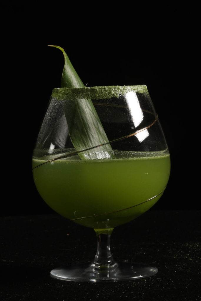 Cocktail Cardamom Leaves and Apple